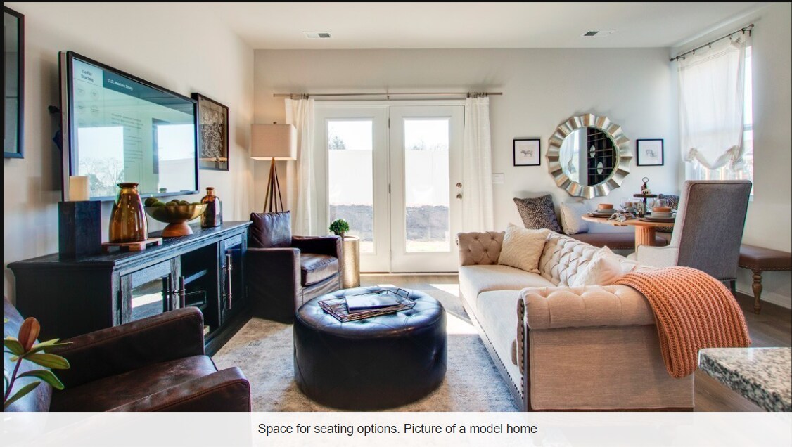 Family Room - 1106 Mason Dl