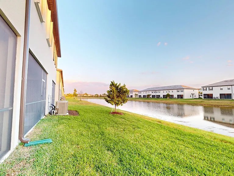 Building Photo - 15126 Sunny Day Dr