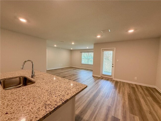 Building Photo - 5205 Pinyon Dr