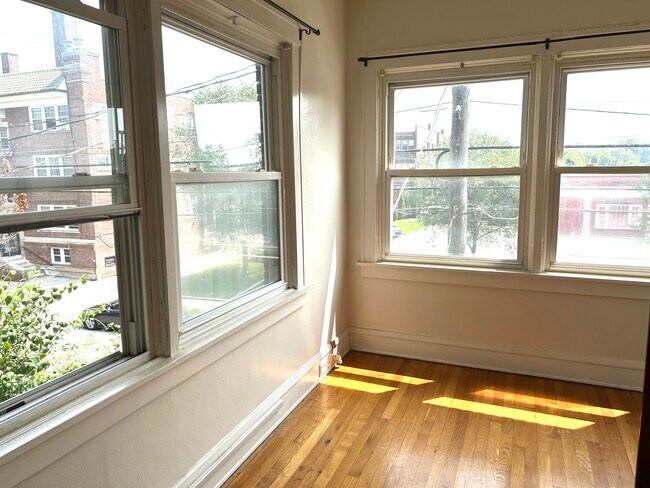 Building Photo - 1242 Hird Ave