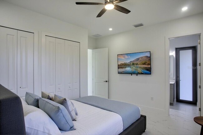 Building Photo - 9574 Salt Lake St