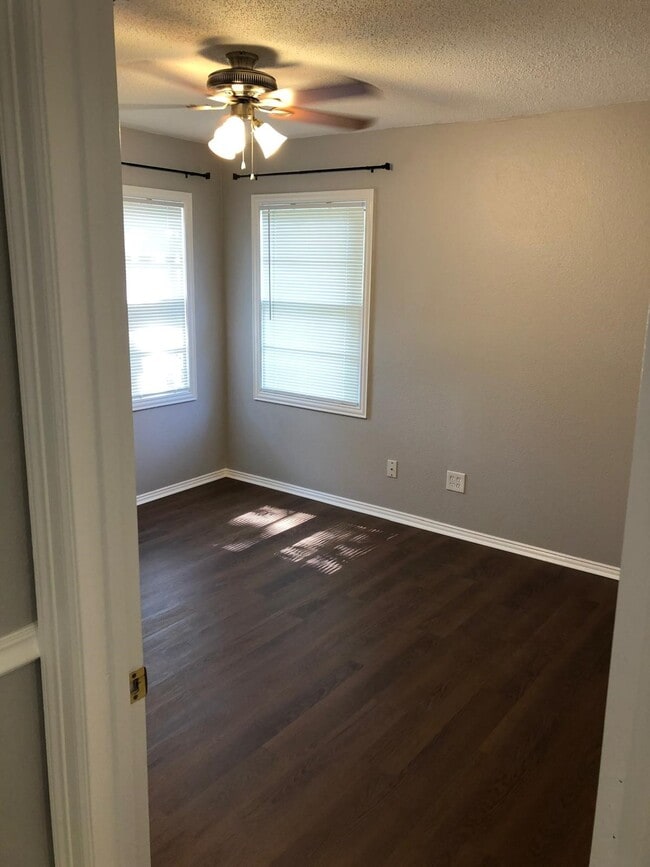 Building Photo - 3718 Penwood Way