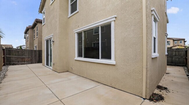 Building Photo - 3209 Auburn Leaf Loop