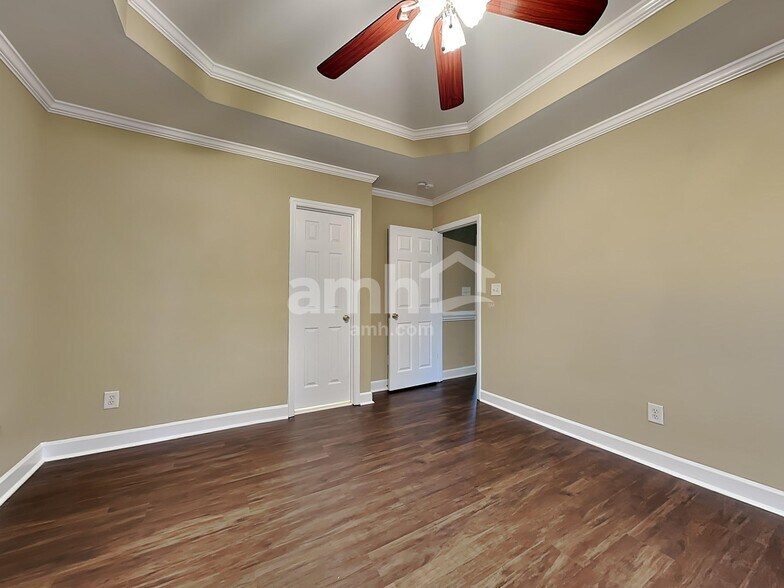 Building Photo - 7904 Willow Croft Dr