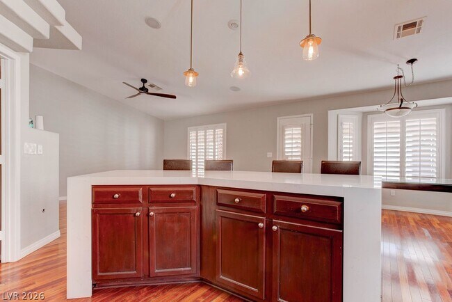 Building Photo - 5729 Janell Dr