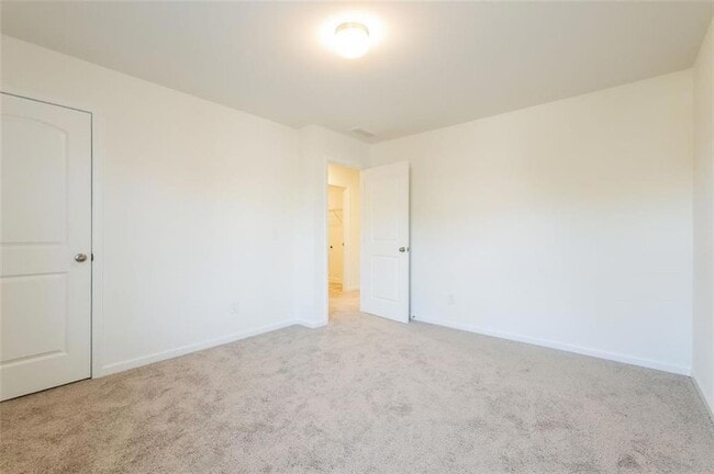 Building Photo - 131 Shelter Ln E