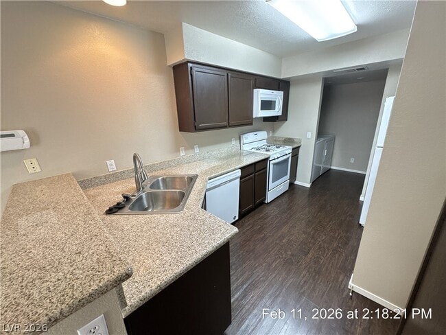 Building Photo - 2822 Dawn Crossing Dr