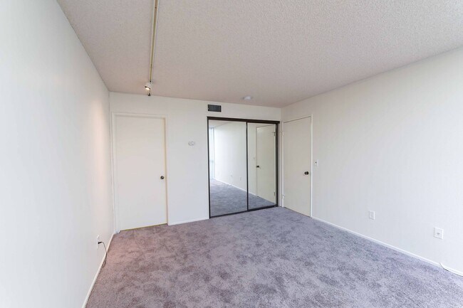 Building Photo - 2 Bedroom unit in Los Angeles