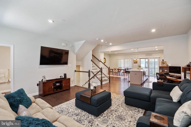 Building Photo - 7843 Otterbein Way