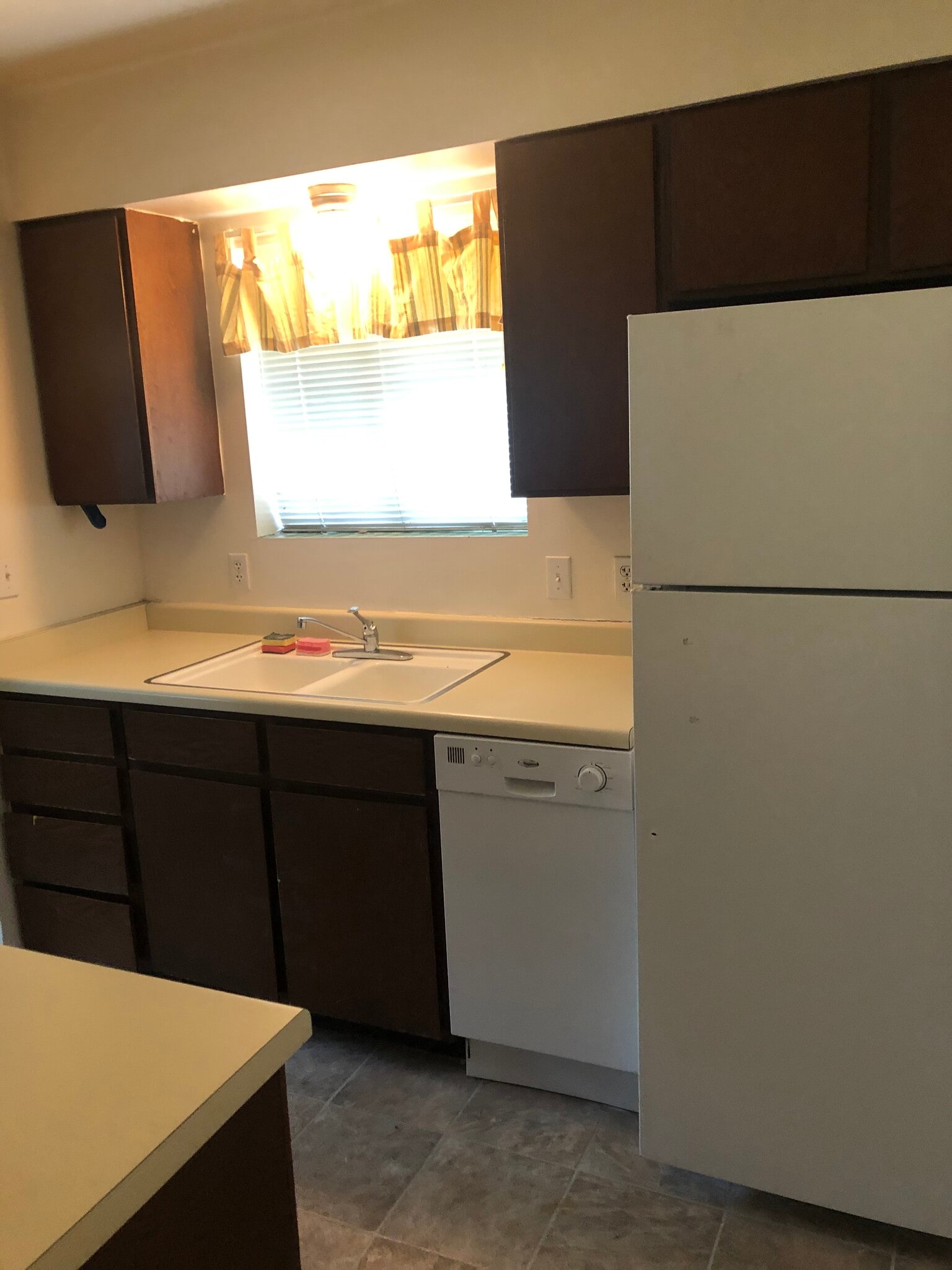 Building Photo - 1039 E 8600 S