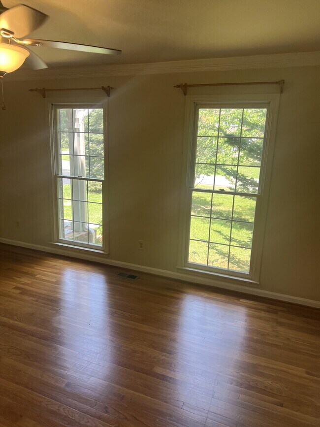 Building Photo - Spacious Colonial Home for Rent in Chancel...