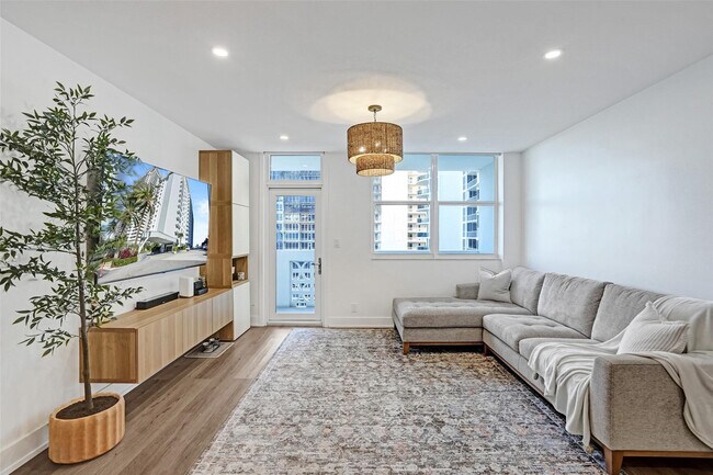 Building Photo - 4250 Galt Ocean Dr