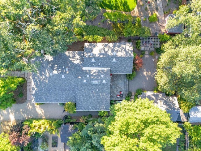 Building Photo - 2 Bedroom 2 Bath Calistoga Oasis with Additional 1 Bedroom 1 Bath ADU with landscaping paid for!