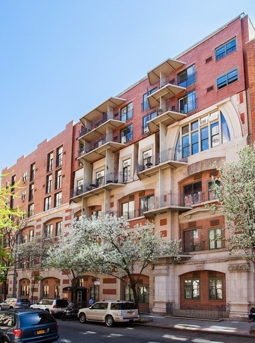 Building Photo - 210-220-220 E 22nd St