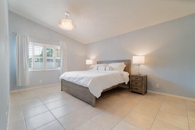 Building Photo - 13335 Bedford Mews Ct
