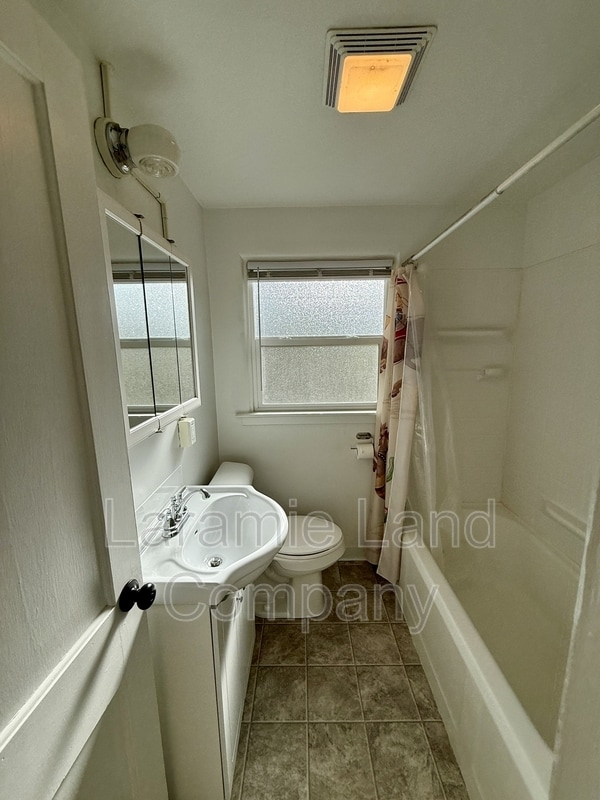 Building Photo - 551 N 10th St