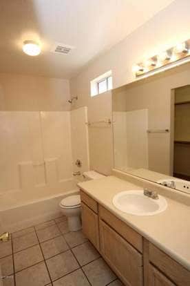 Building Photo - 16202 S Pine St