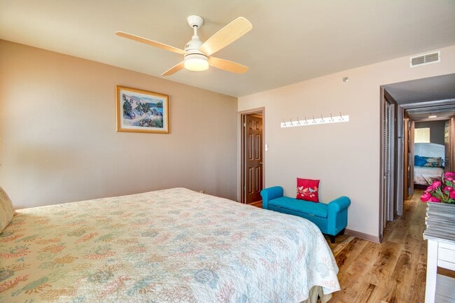 Building Photo - OCEAN FRONT *Off Season Rental* October 1s...