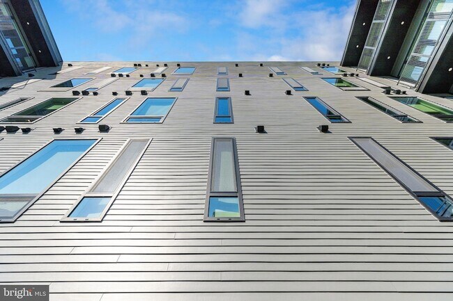 Building Photo - 6910 Ridge Ave