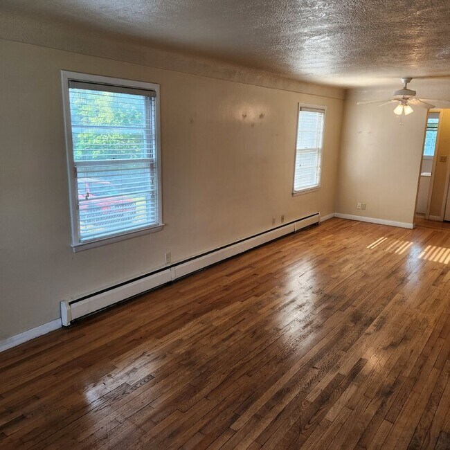 Building Photo - 2822 Kingman Blvd