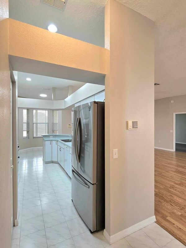 Building Photo - 7047 Hazeltine Cir