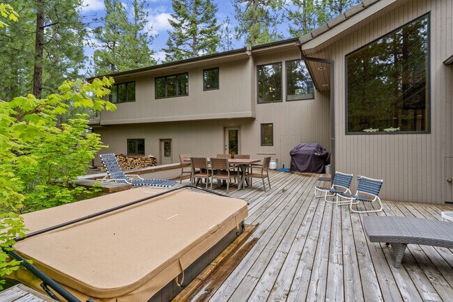 Building Photo - 13370 Spirea