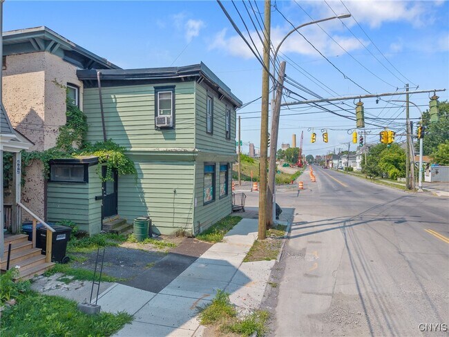 Building Photo - 600 Burnet Ave