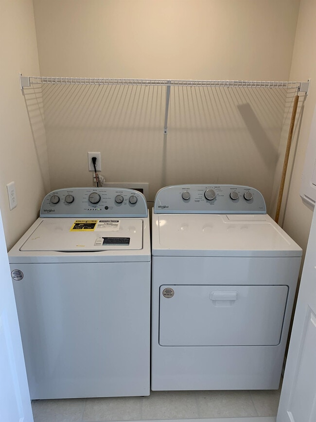 Building Photo - 3021 Newfields Pl