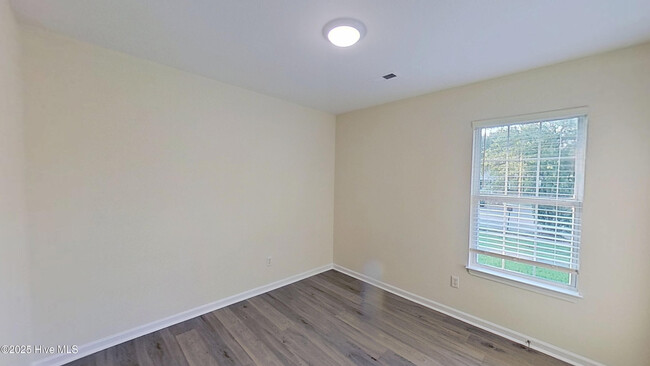 Building Photo - 4264 Sunglow Dr