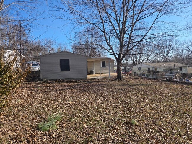 Building Photo - 645 Linden Ln