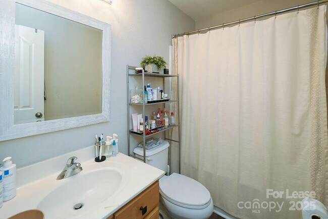 Building Photo - 3130 Osceola Lane