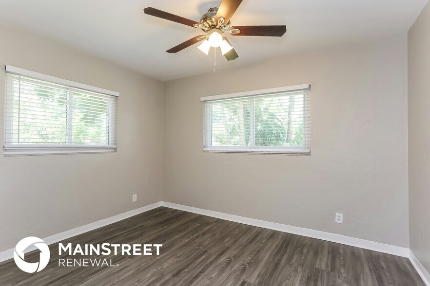 Building Photo - 2124 Almeria Way S