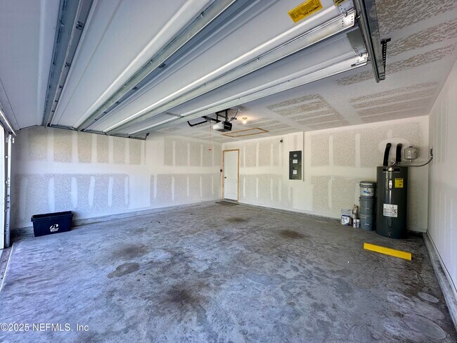 Building Photo - 3330 Lawton Pl