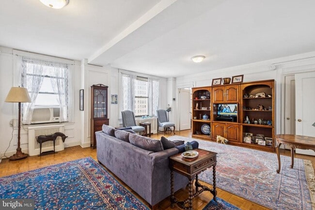 Building Photo - 2031 Locust St