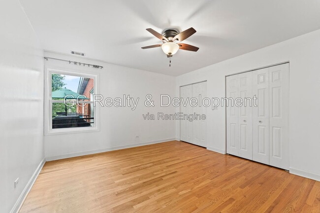 Building Photo - 6429 N Damen Ave
