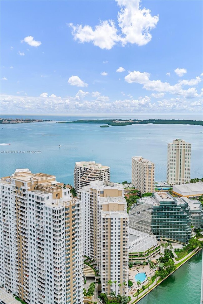 Building Photo - 475 Brickell Ave