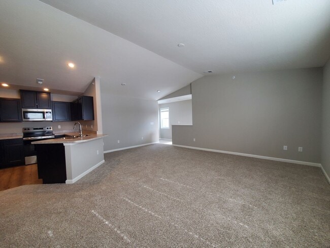 Building Photo - 2 Bedroom 2 Bath Condo