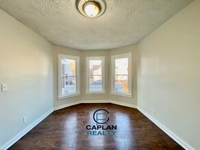 Building Photo - 46 Henry St