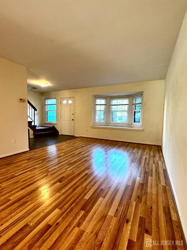 Building Photo - 2703 Deerfield Dr