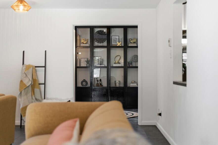 Building Photo - 1 Myrtle Hill Rd