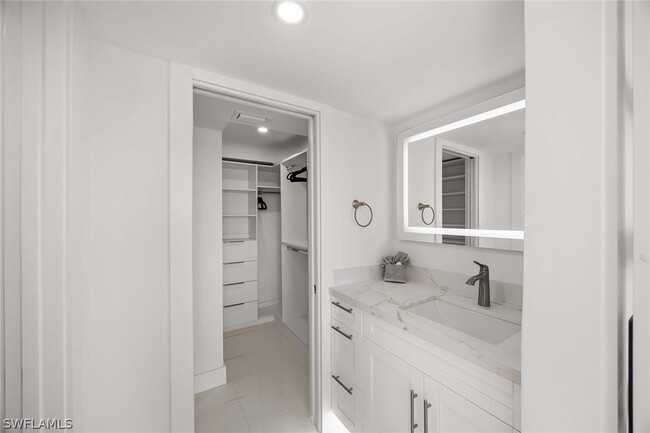 Building Photo - 10475 Gulf Shore Dr