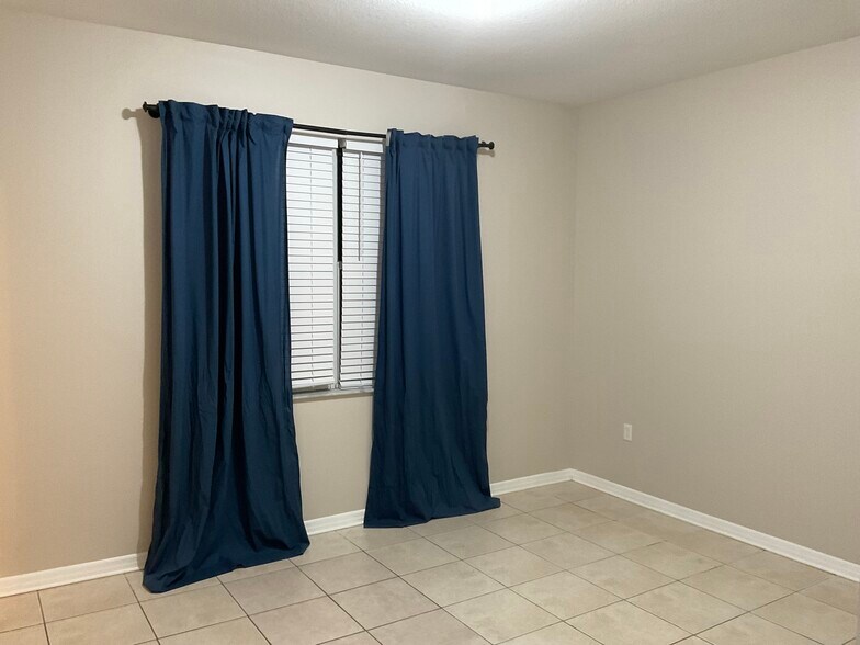 Master bedroom - 11253 Running Pine Dr