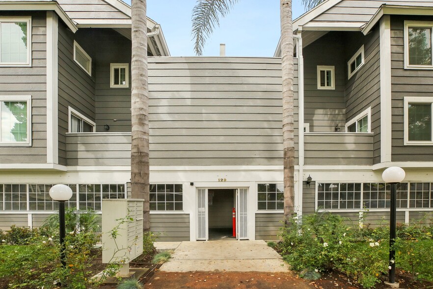 Primary Photo - 129 S Olive St