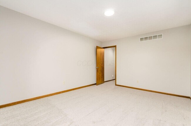 Building Photo - 4841 Dierker Rd