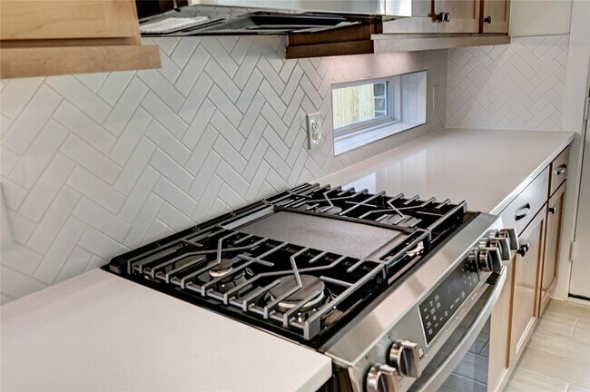 Building Photo - 7643 Meadow Mouse Ln