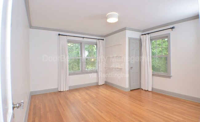 Building Photo - 255 E 27th Pl