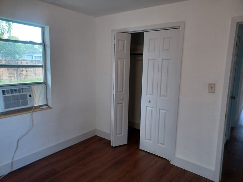Building Photo - $500 OFF FIRST MONTHS RENT, COMING SOON REMODELED 3 Bedroom /1 Bathroom LARGE FENCED YARD