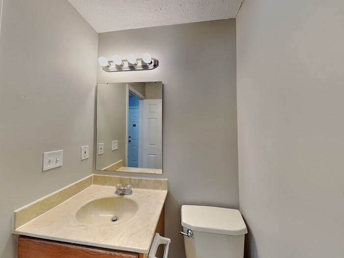 Building Photo - 1034 Halifax Ln