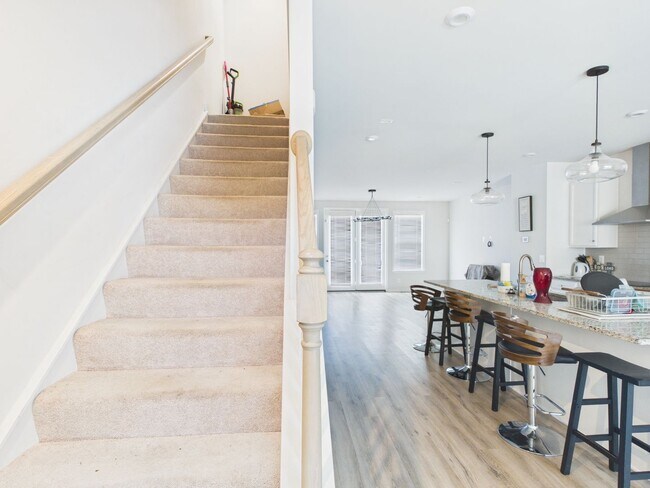 Building Photo - 1405 Kerr Dr