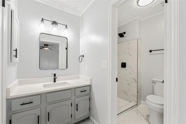 Building Photo - 444 Wellington Way